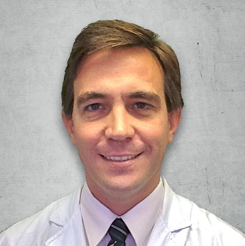 Dr. Bernardo Sonzini Astudillo